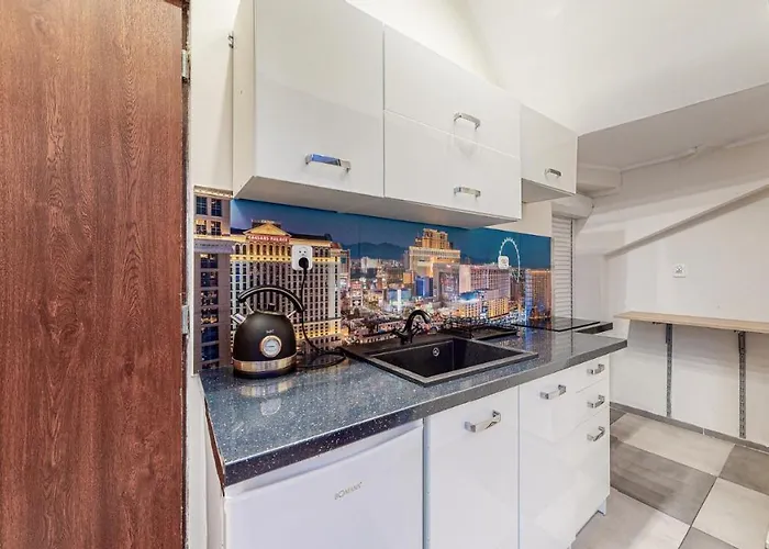 Vegas De Lux-deptak Dworcowa ביטום