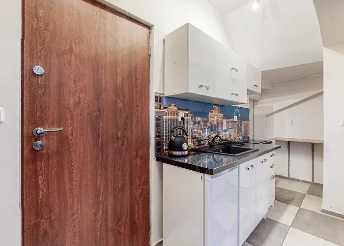 Vegas De Lux-deptak Dworcowa